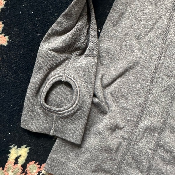 Girls Ivivva Long Sleeve Tech Workout Top - Picture 2 of 4